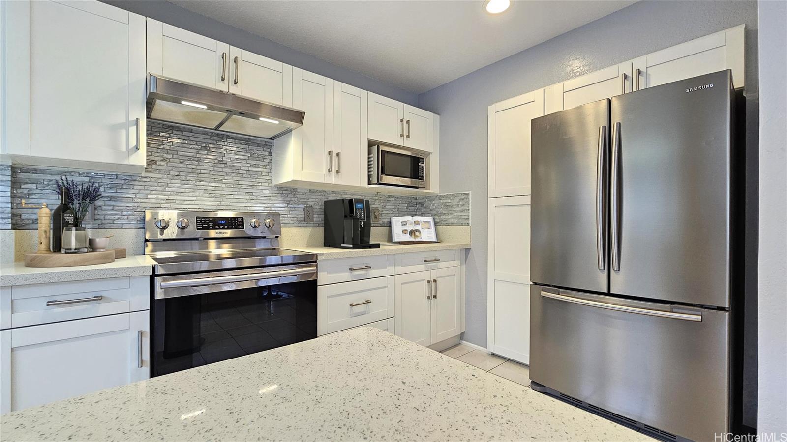 94-1036  Palaiki Street Waipio Gentry, Waipahu home - photo 2 of 23