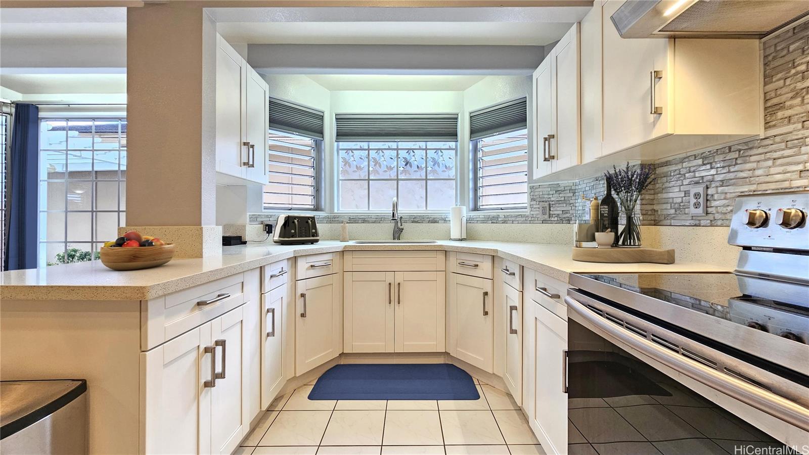 94-1036  Palaiki Street Waipio Gentry, Waipahu home - photo 3 of 23