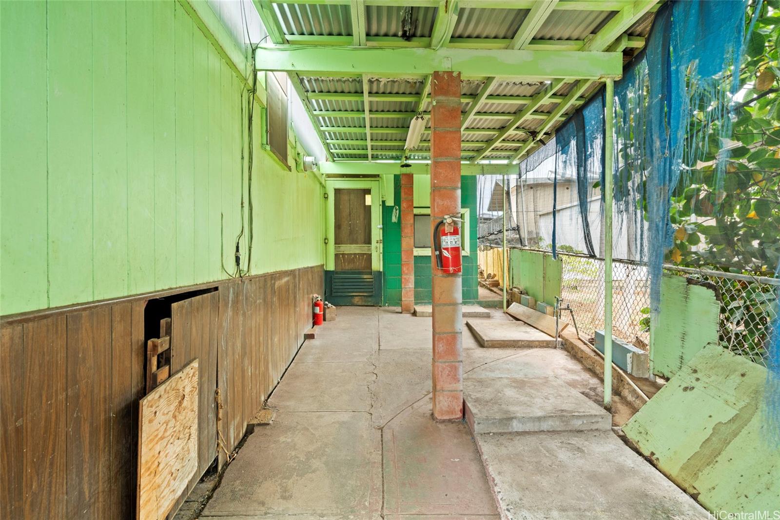 94-1037  Awalai Street Waipahu-lower, Waipahu home - photo 15 of 23