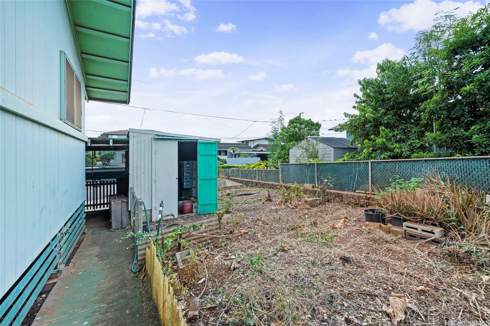 94-1037  Awalai Street Waipahu-lower, Waipahu home - photo 18 of 23