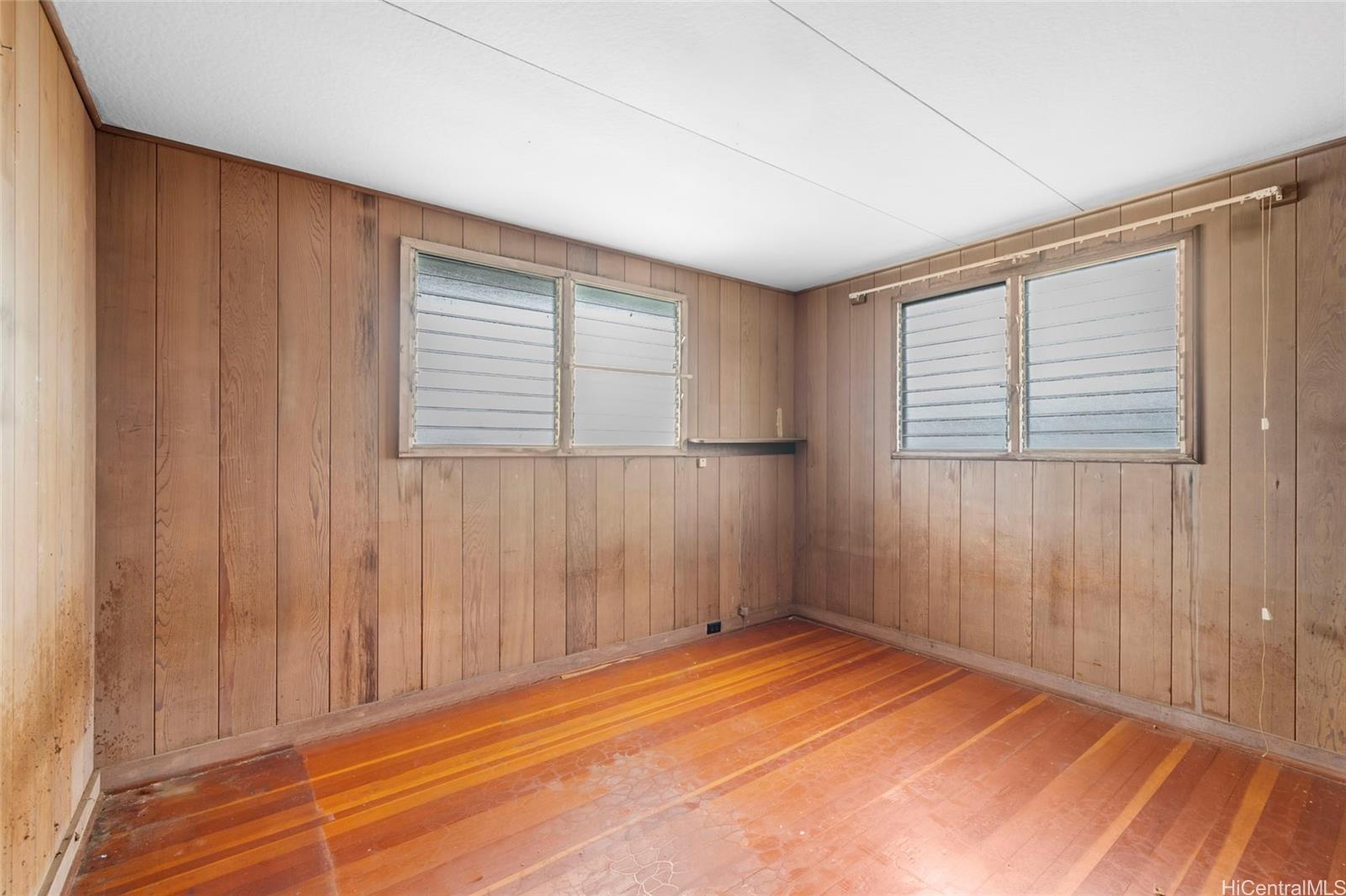 94-1037  Awalai Street Waipahu-lower, Waipahu home - photo 6 of 23