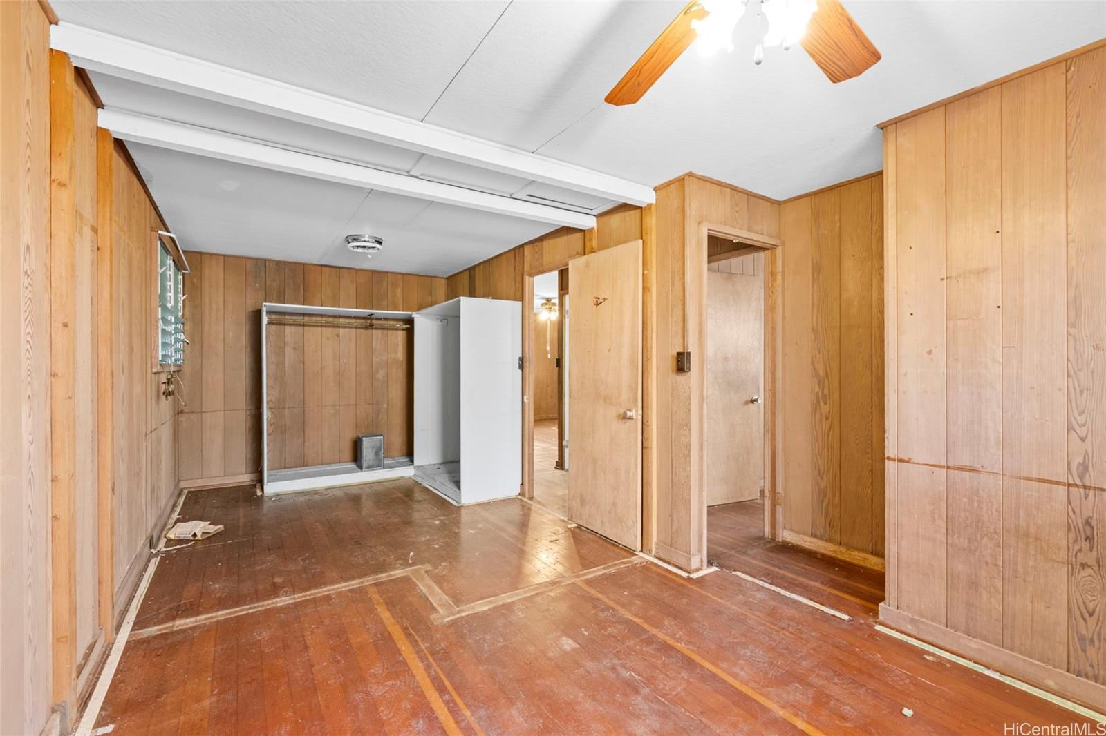 94-1037  Awalai Street Waipahu-lower, Waipahu home - photo 7 of 23