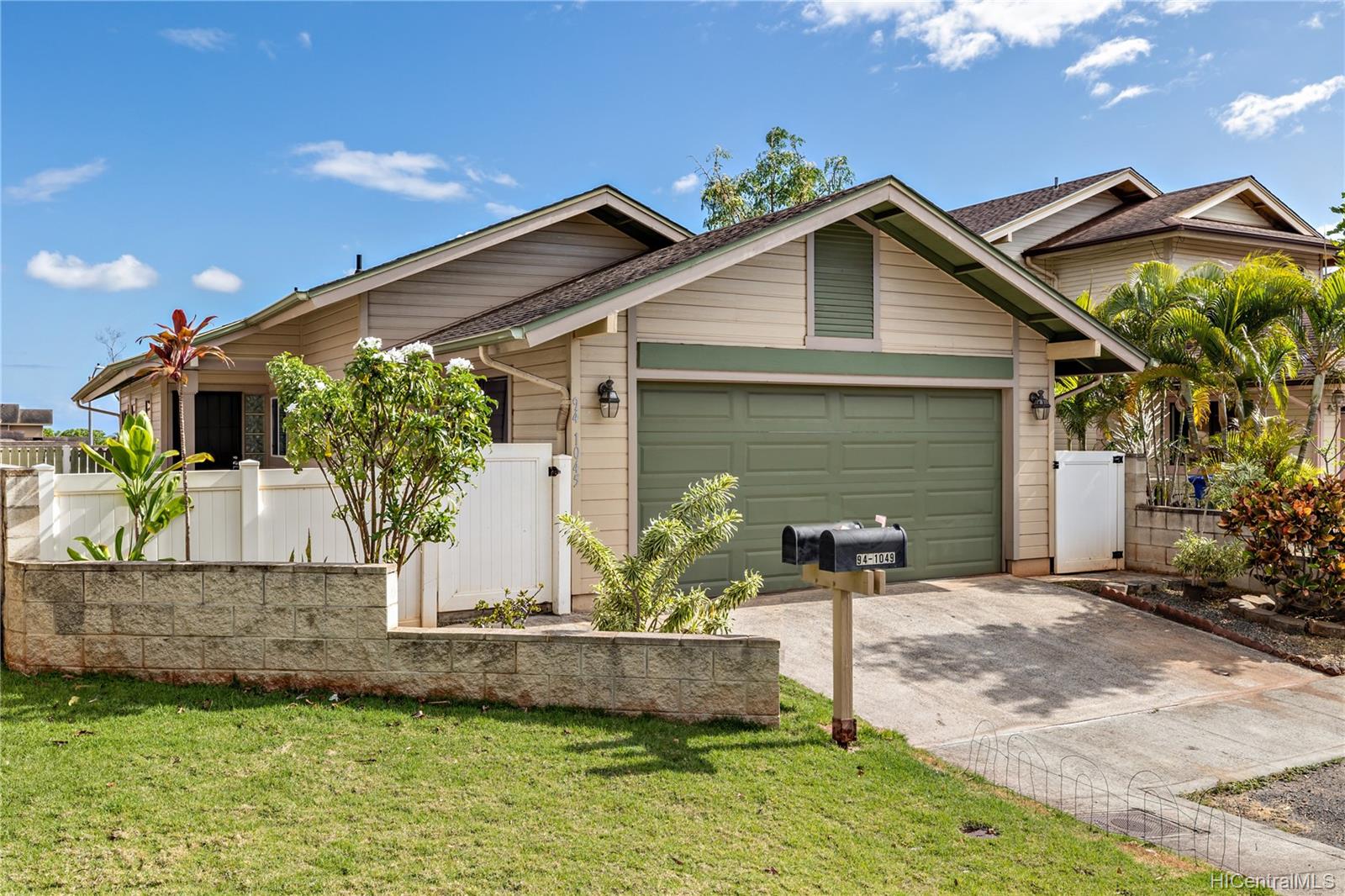 941045 Waiopae Street , Waipahu, Hi 96797 Royal Kunia
