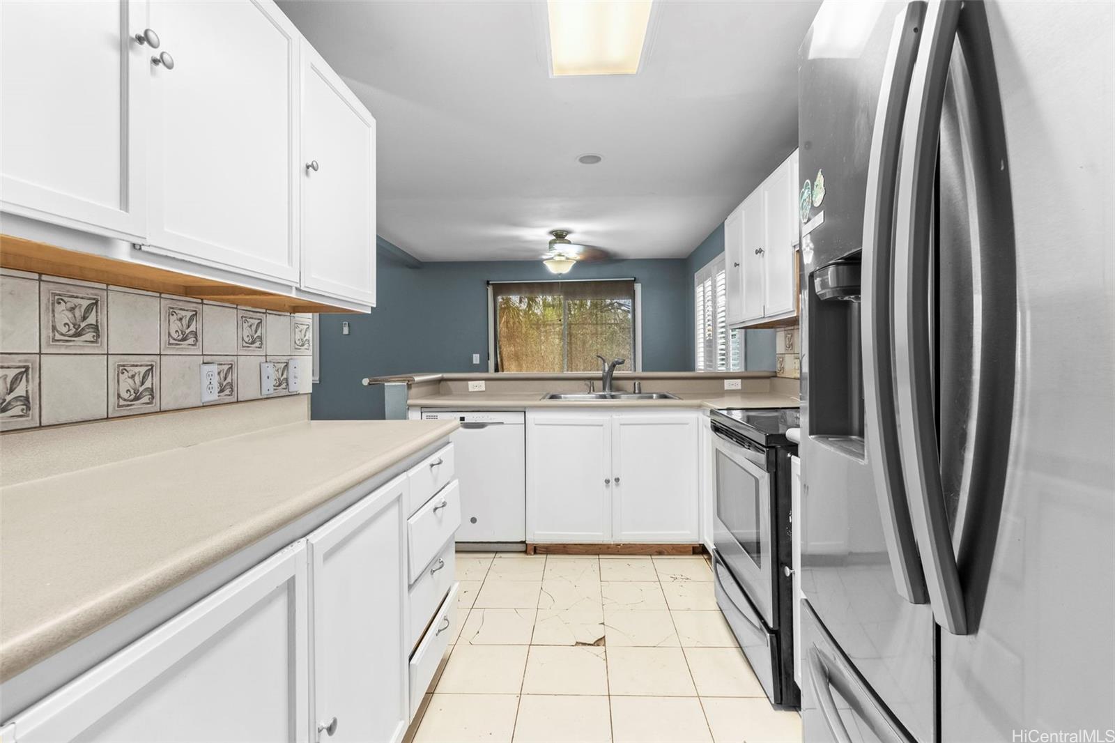 94-1052  Kaloli Loop Royal Kunia, Waipahu home - photo 7 of 19