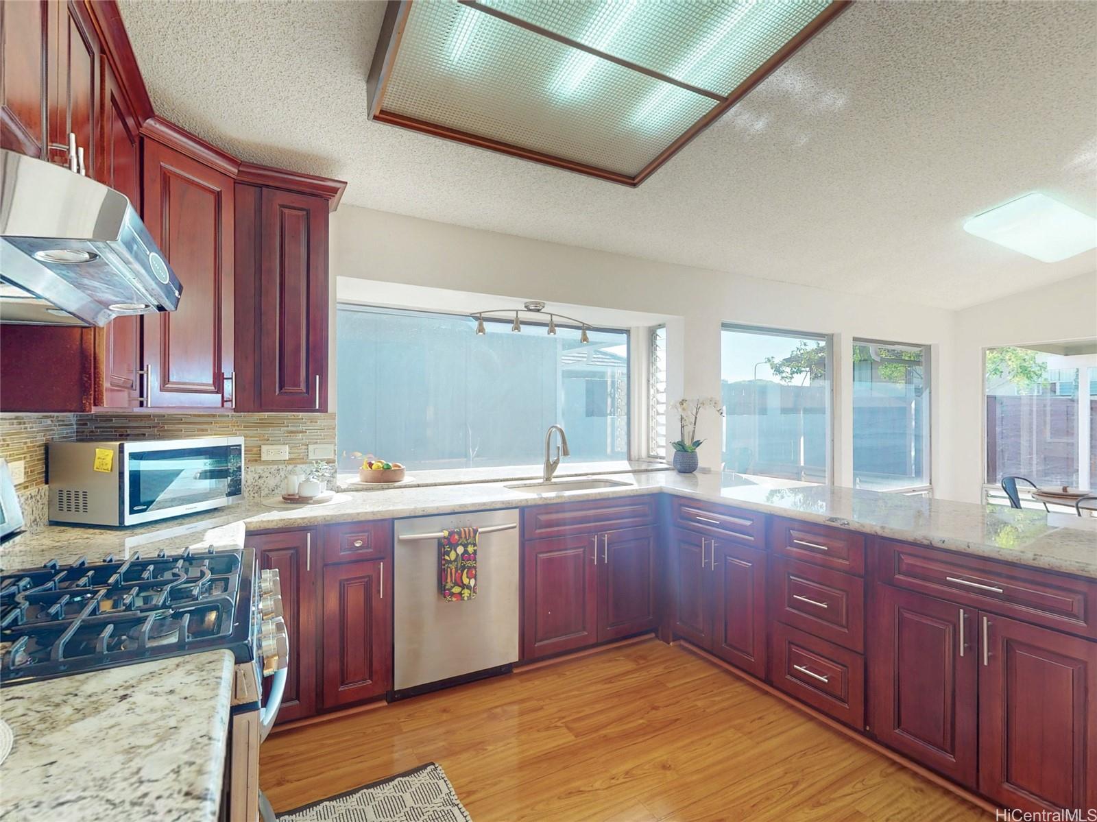 94-1055  Leko Place Waipio Gentry, Waipahu home - photo 7 of 25