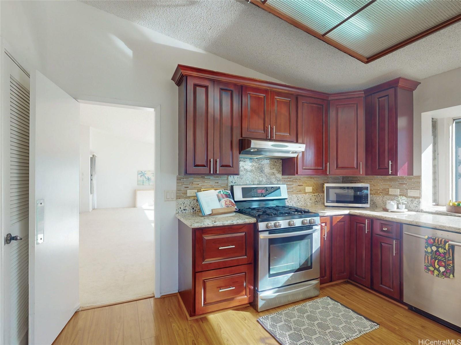 94-1055  Leko Place Waipio Gentry, Waipahu home - photo 9 of 25