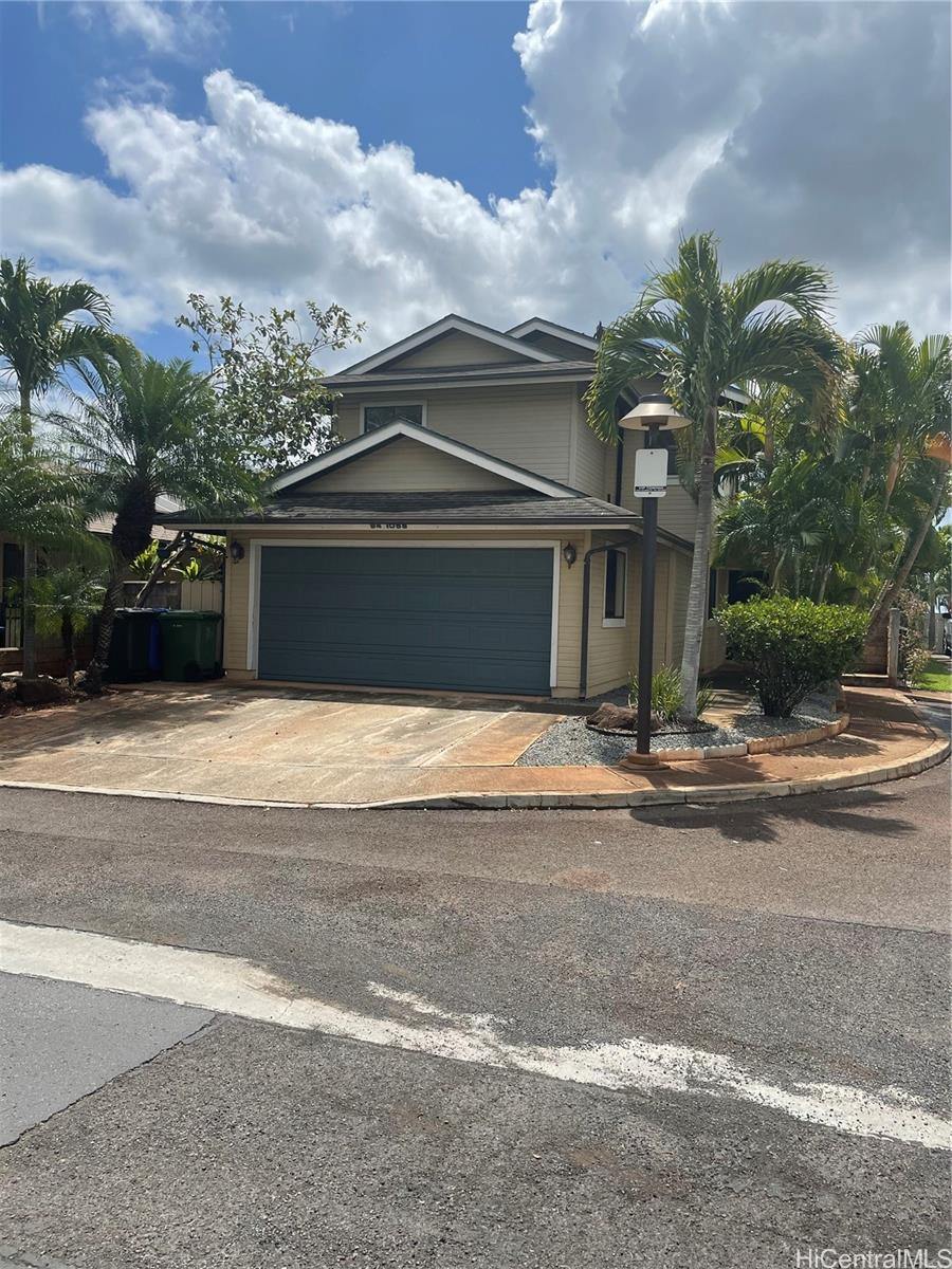 941056 Awalua Street , Waipahu, Hi 96797 Royal Kunia