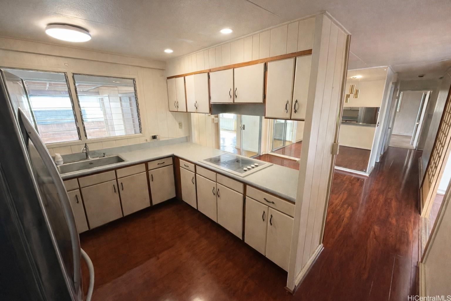 94-1056  Kahuanui St Waipahu Triangle, Waipahu home - photo 5 of 12