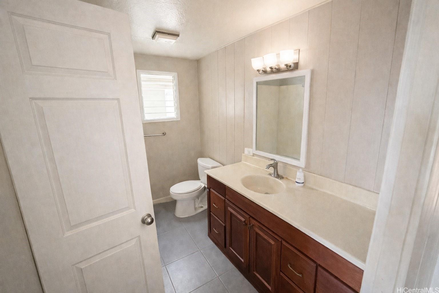 94-1056  Kahuanui St Waipahu Triangle, Waipahu home - photo 9 of 12