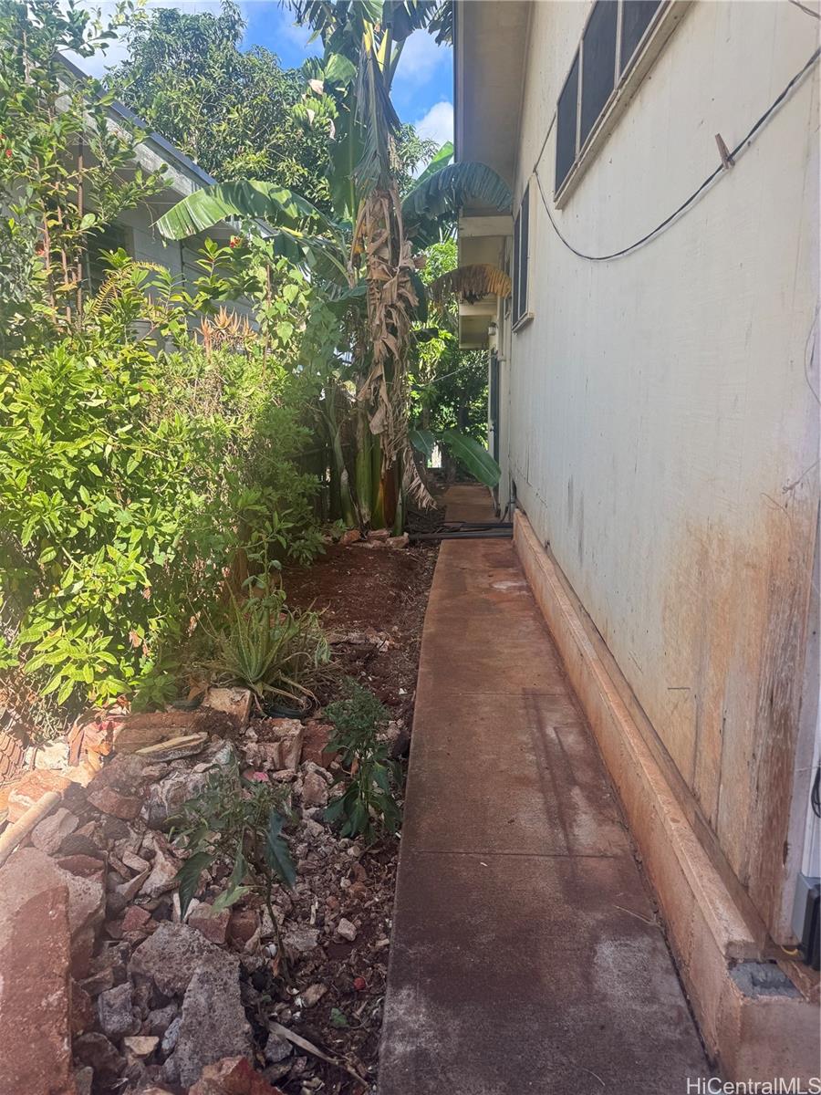 94-1065  Lumikula Street Seaview, Waipahu home - photo 6 of 11