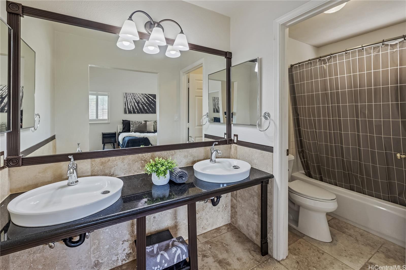 94-1066  Kikepa Street Waikele, Waipahu home - photo 13 of 19