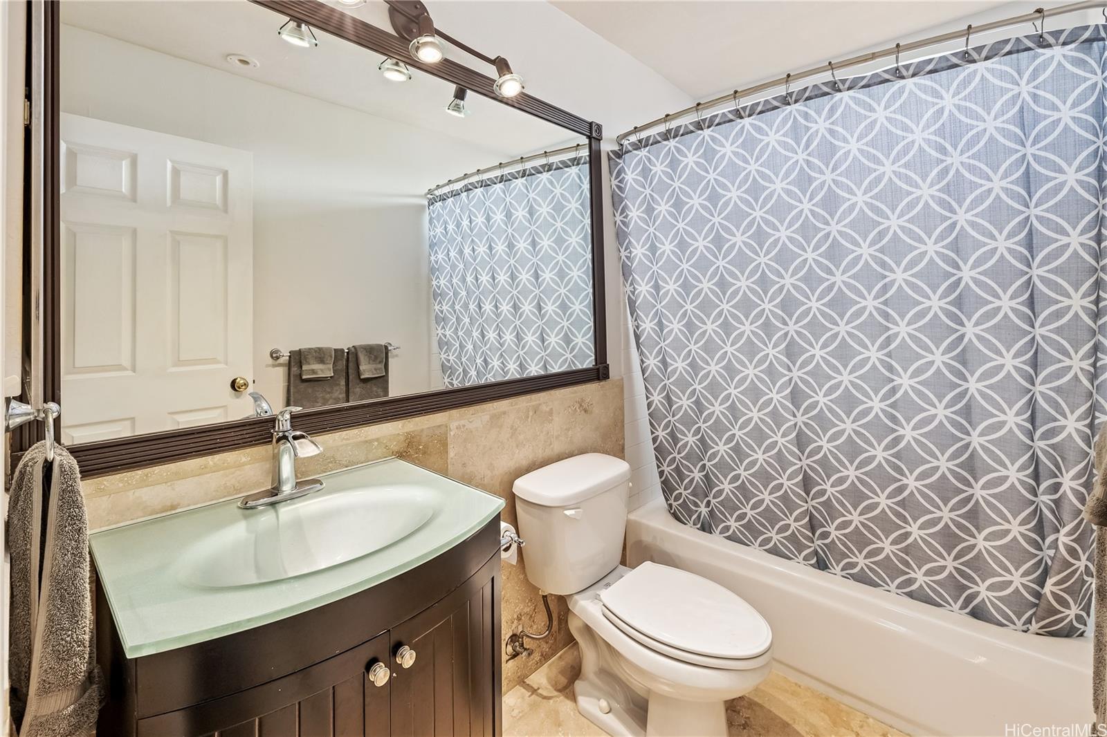 94-1066  Kikepa Street Waikele, Waipahu home - photo 16 of 19