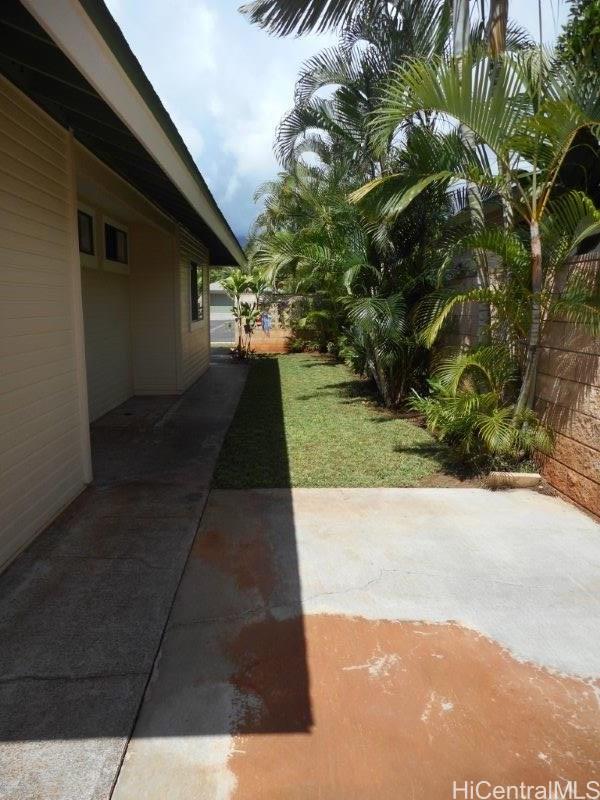 94-1077 Kamiki St Waipahu - Rental - photo 21 of 25