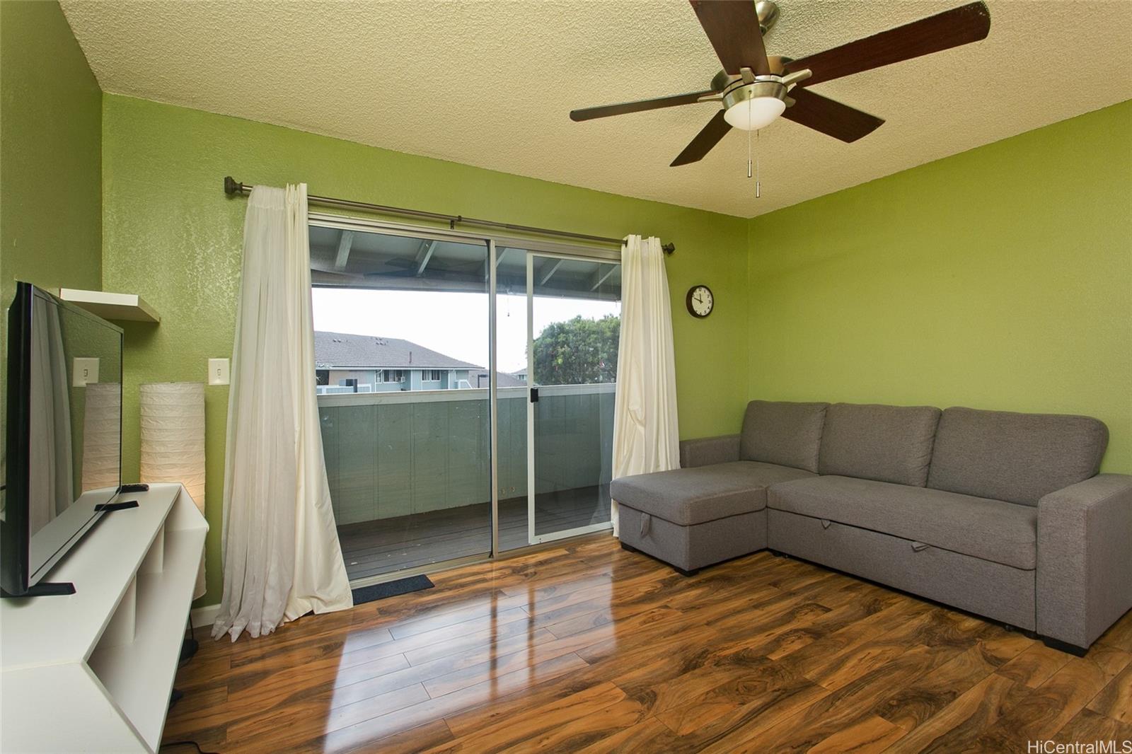Hikino 2 condo # R5, Waipahu, Hawaii - photo 3 of 15