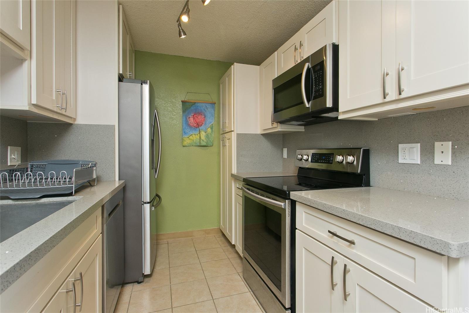 Hikino 2 condo # R5, Waipahu, Hawaii - photo 8 of 15