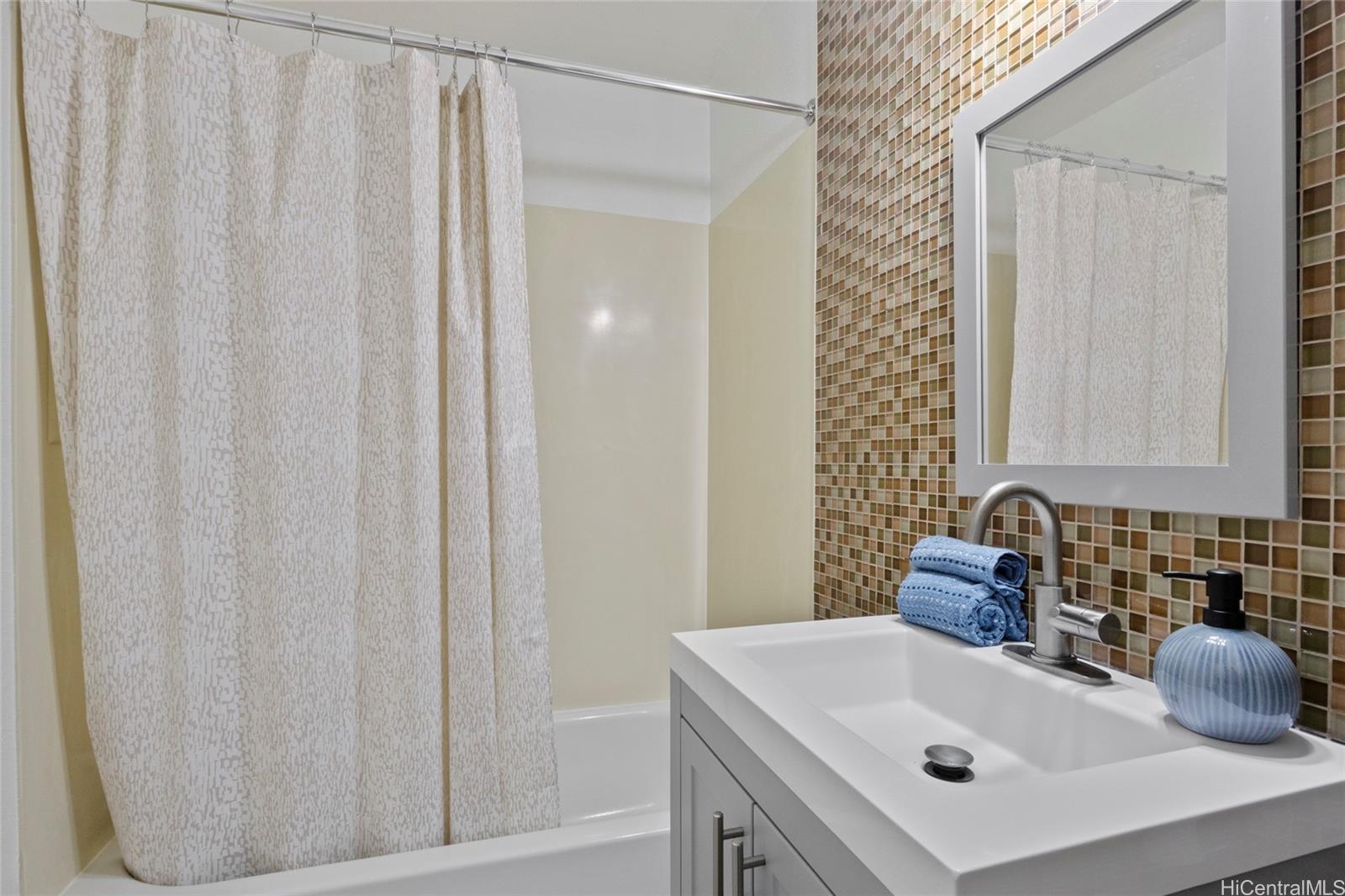 94-1100  Pulelo Street Waikele, Waipahu home - photo 13 of 23