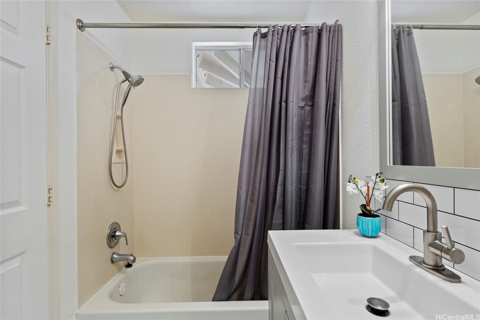 94-1100  Pulelo Street Waikele, Waipahu home - photo 18 of 23