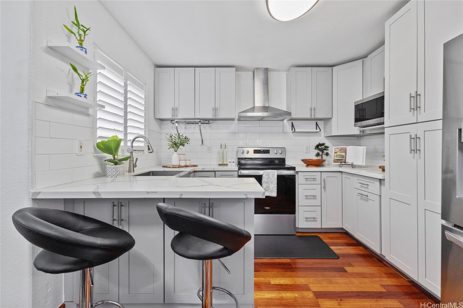 94-1100  Pulelo Street Waikele, Waipahu home - photo 6 of 23