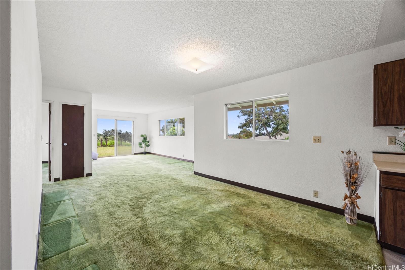 94-111  Kaaholo Place Village Park, Waipahu home - photo 13 of 25