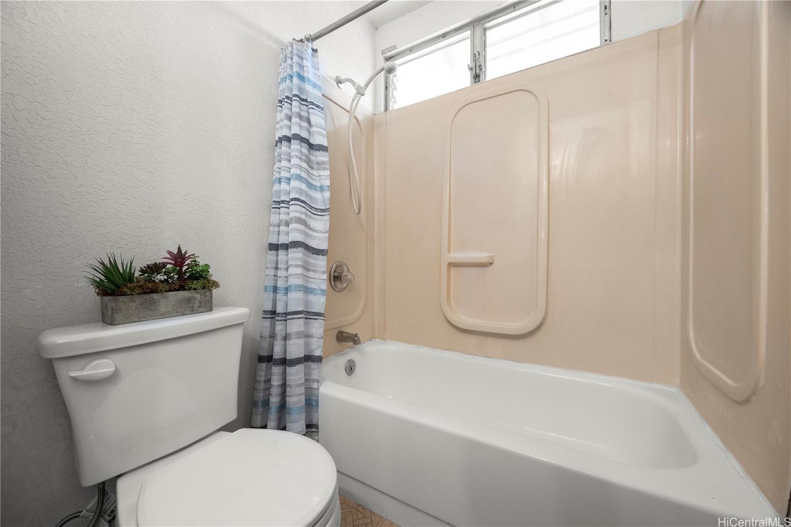 94-111  Kaaholo Place Village Park, Waipahu home - photo 20 of 25