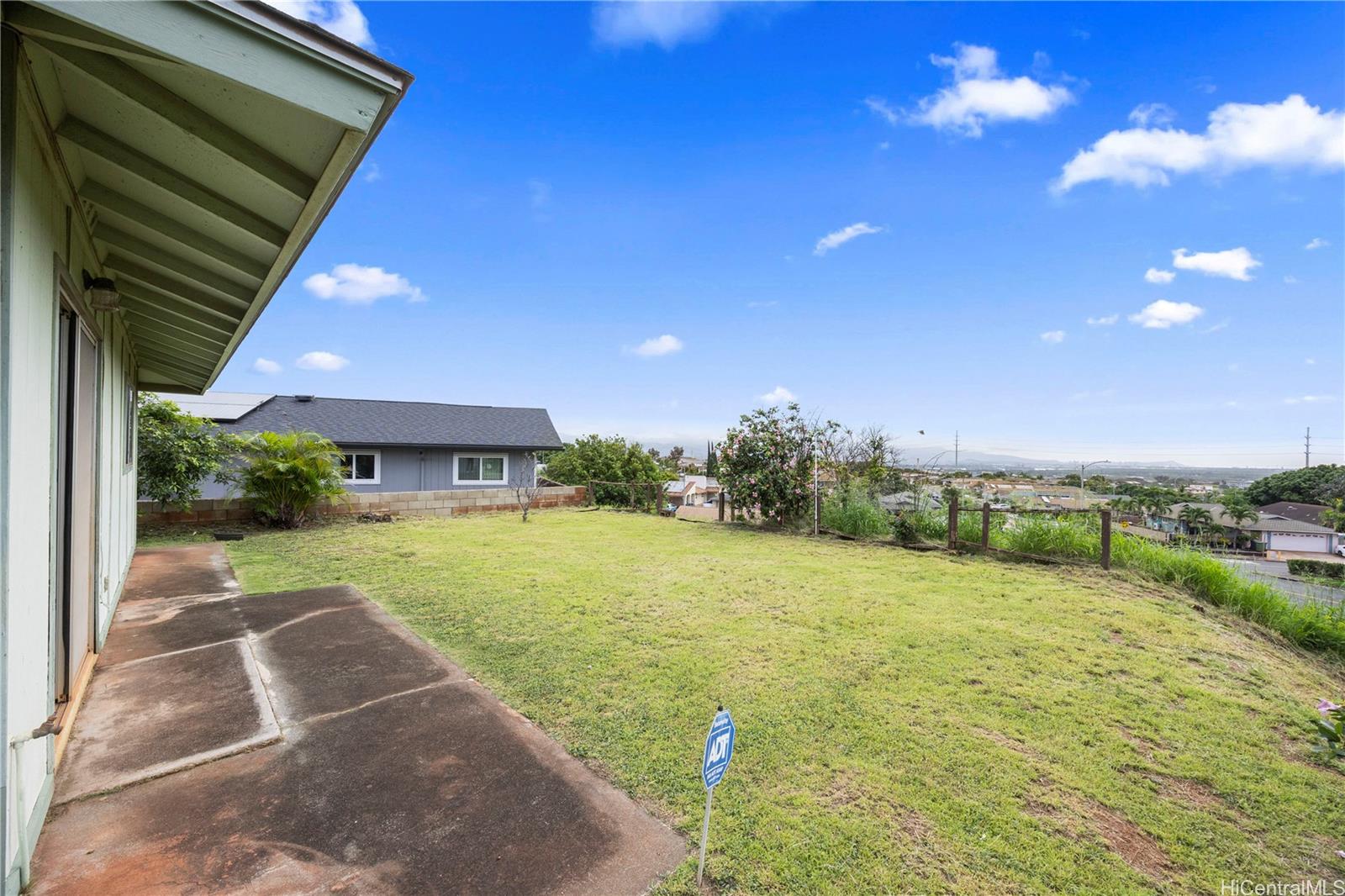 94-111  Kaaholo Place Village Park, Waipahu home - photo 5 of 25