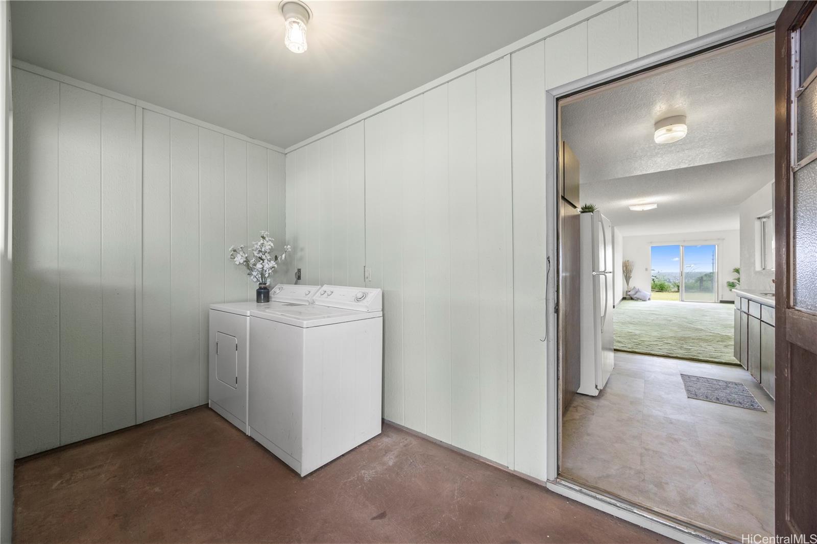 94-111  Kaaholo Place Village Park, Waipahu home - photo 7 of 25