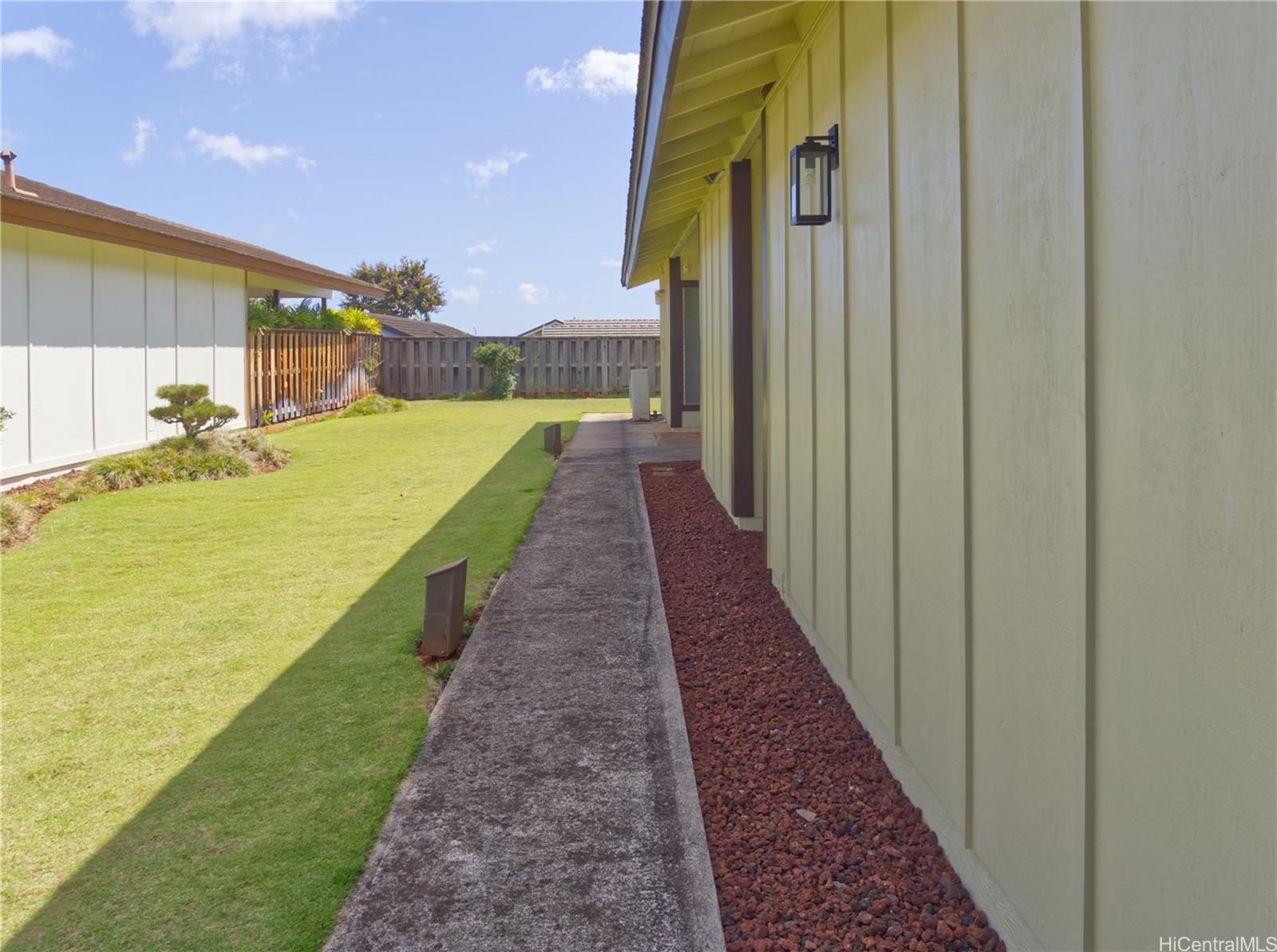 94-1115  Pulai Street Waipio Gentry, Waipahu home - photo 5 of 15