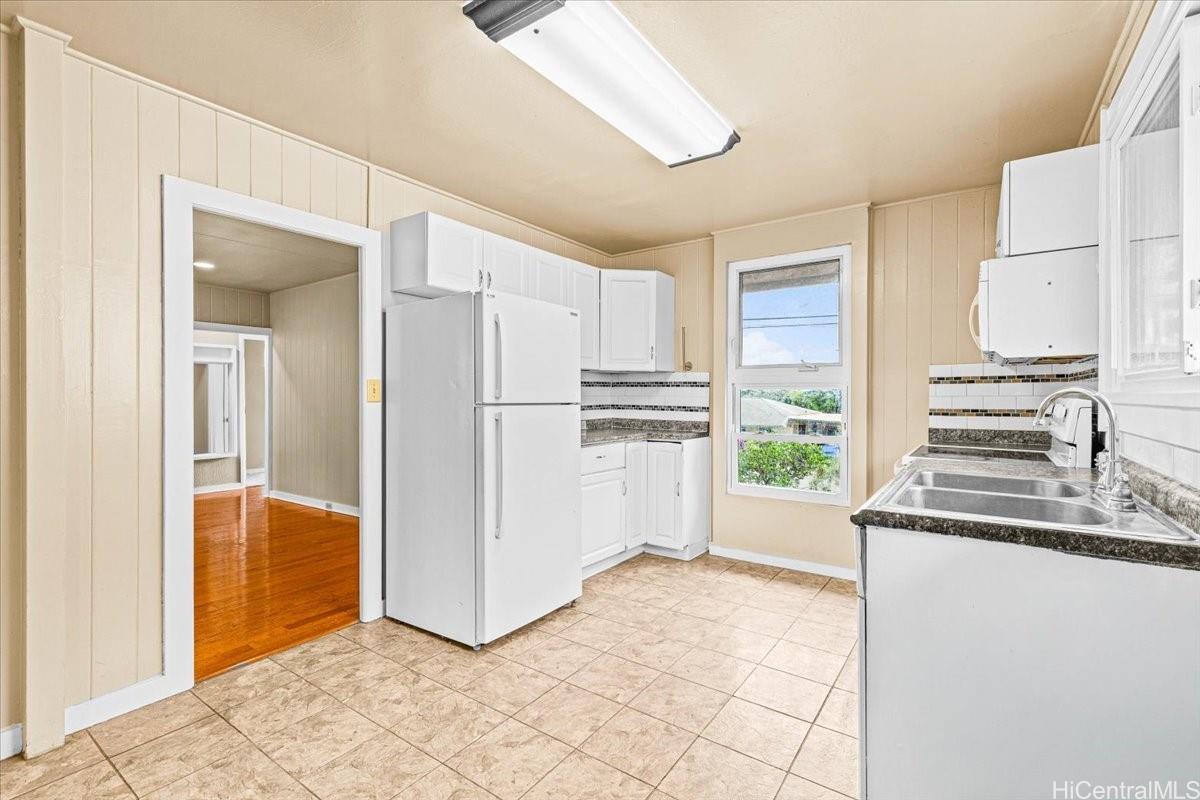 94-1122  Hunakai St Waipahu-lower, Waipahu home - photo 7 of 25