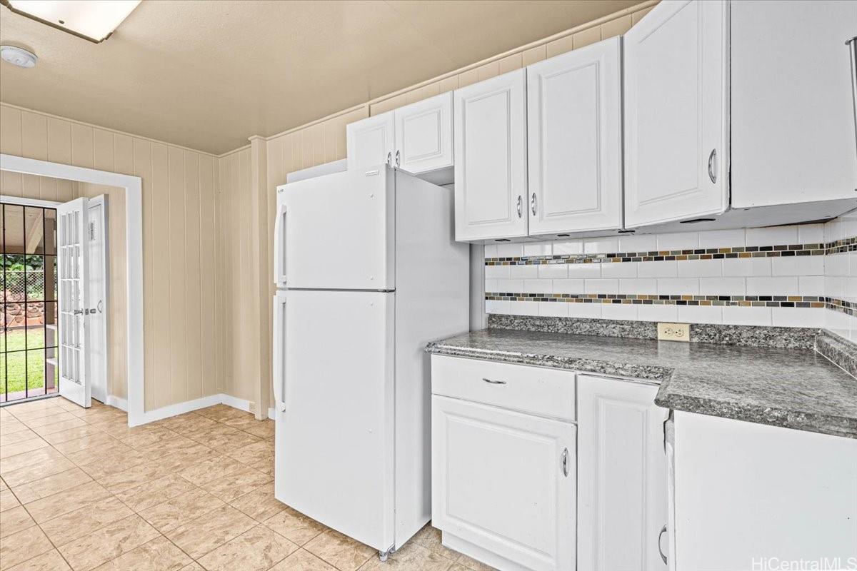 94-1122  Hunakai St Waipahu-lower, Waipahu home - photo 9 of 25