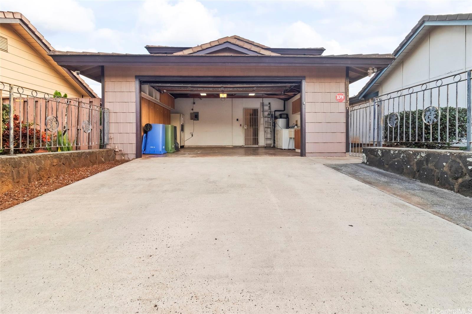 94-1127  Polinahe Place Waipio Gentry, Waipahu home - photo 10 of 23