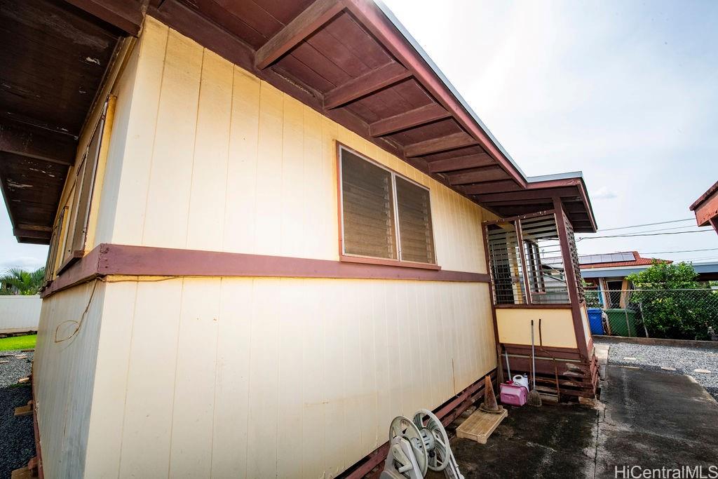 94-1151  Awalai Street Waipahu-lower, Waipahu home - photo 6 of 21