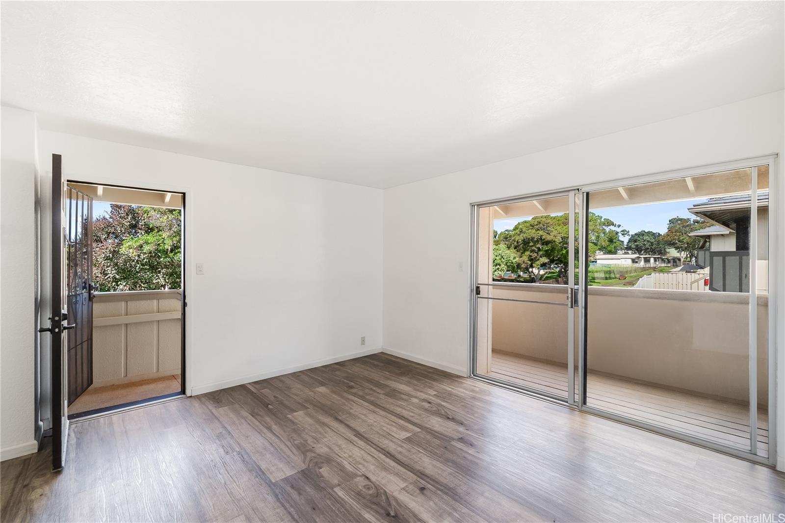 Gentry Waipio CA townhouse # L8, Waipahu, Hawaii - photo 2 of 25