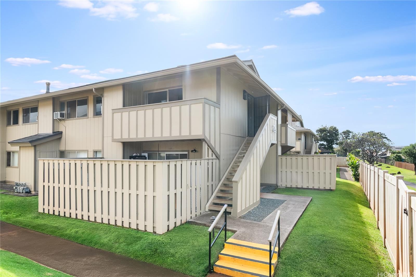 Gentry Waipio CA townhouse # L8, Waipahu, Hawaii - photo 2 of 25
