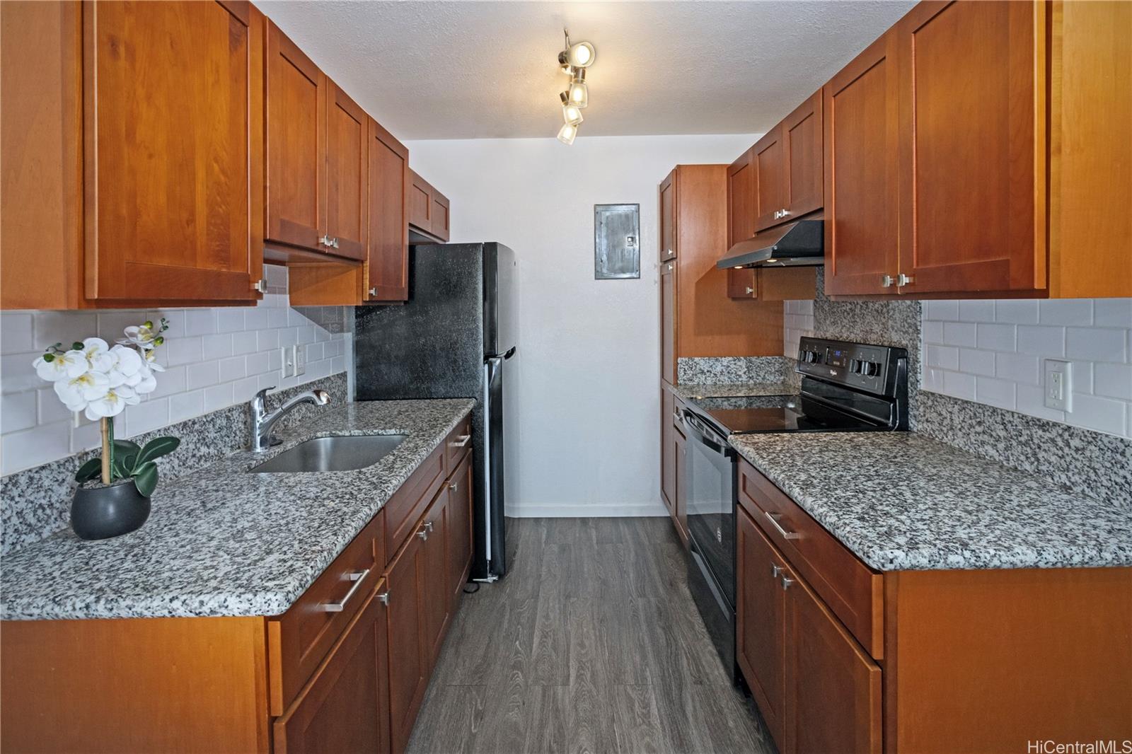 Kauhale - Rainbow Series condo # N8, Waipahu, Hawaii - photo 3 of 15