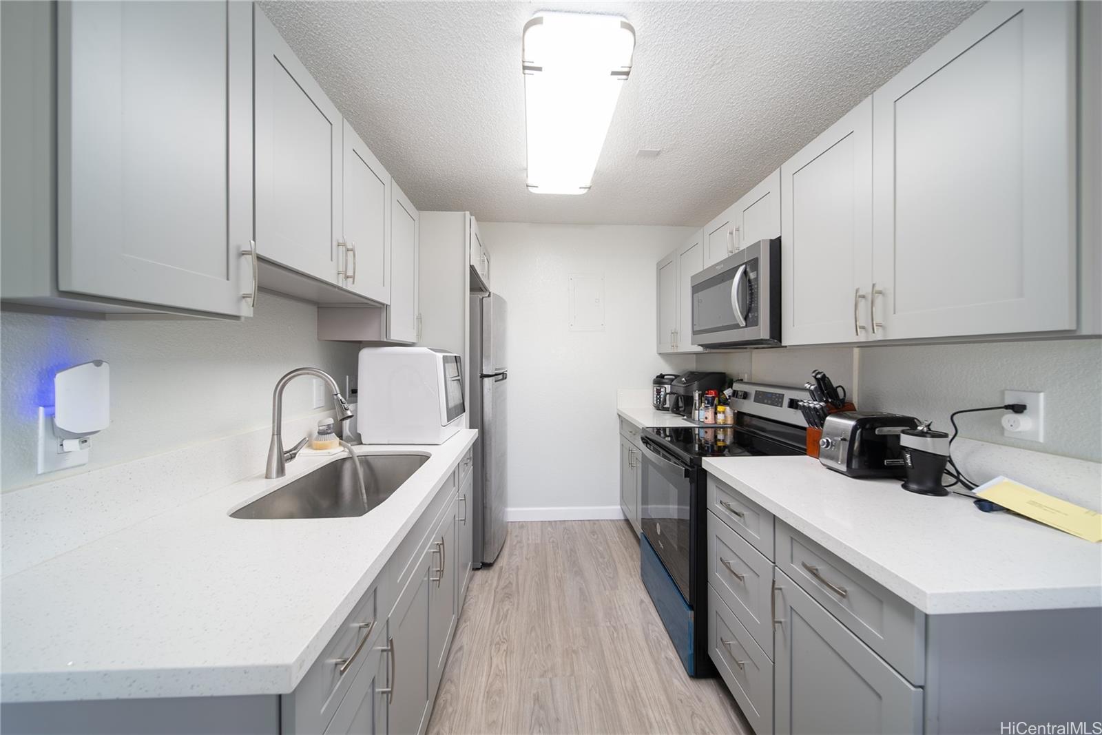 Waipio Gentry townhouse # P8, Waipahu, Hawaii - photo 9 of 25