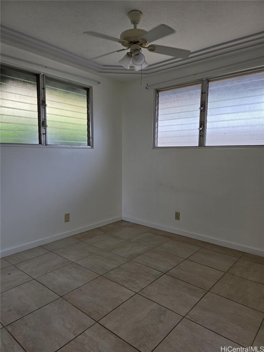 94-1166  Hoomakoa Street Waipahu Estates, Waipahu home - photo 13 of 18