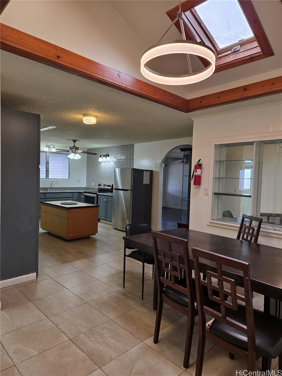 94-1166  Hoomakoa Street Waipahu Estates, Waipahu home - photo 5 of 16