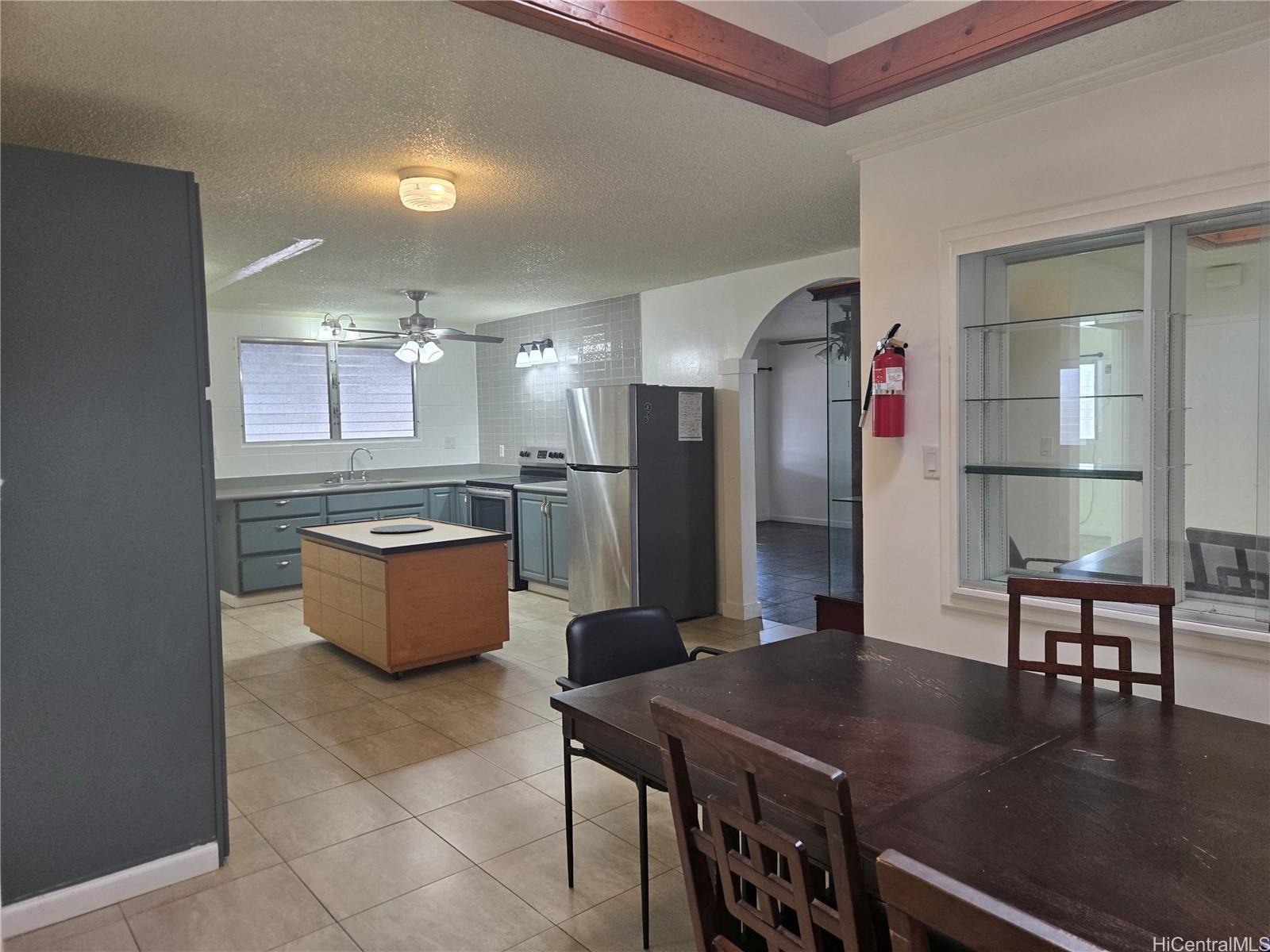 94-1166  Hoomakoa Street Waipahu Estates, Waipahu home - photo 5 of 18