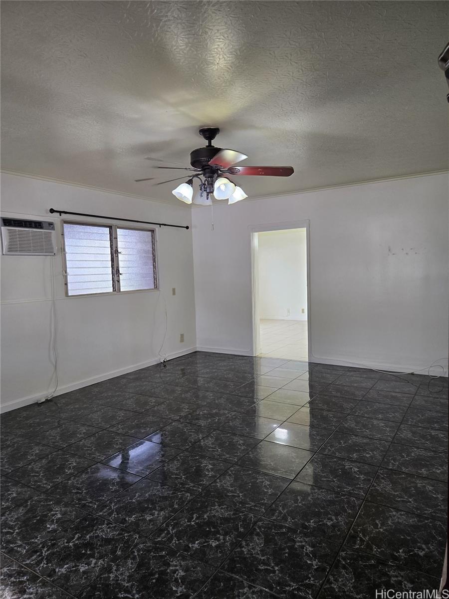 94-1166  Hoomakoa Street Waipahu Estates, Waipahu home - photo 7 of 16