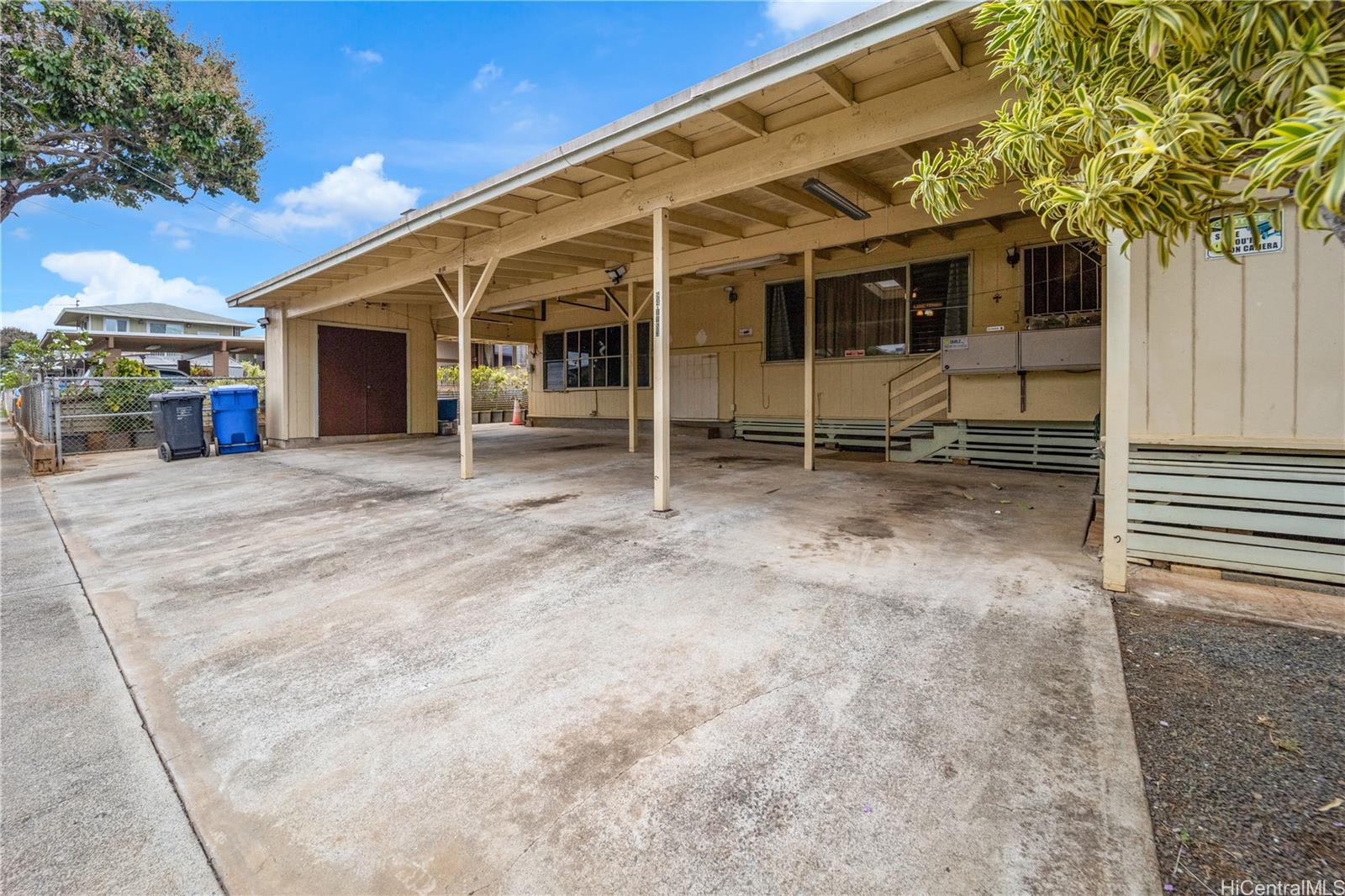 94-1183  Kahuaina Street Waipahu Triangle, Waipahu home - photo 2 of 21