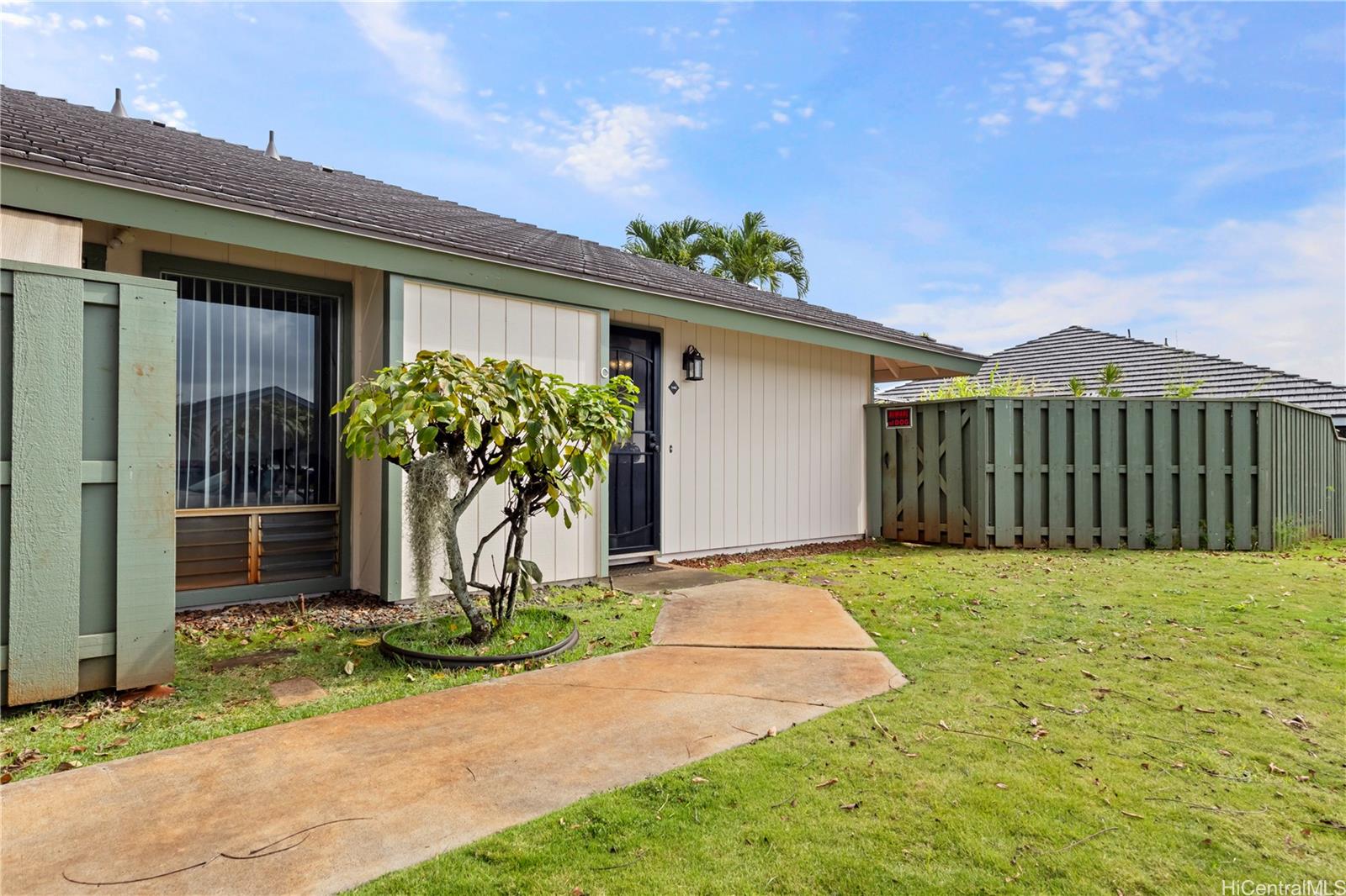Gentry Waipio townhouse # 14C, Waipahu, Hawaii - photo 2 of 22