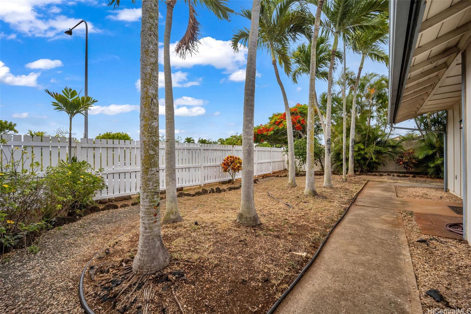 94-1195  Noheaiki Street Waipio Gentry, Waipahu home - photo 20 of 25