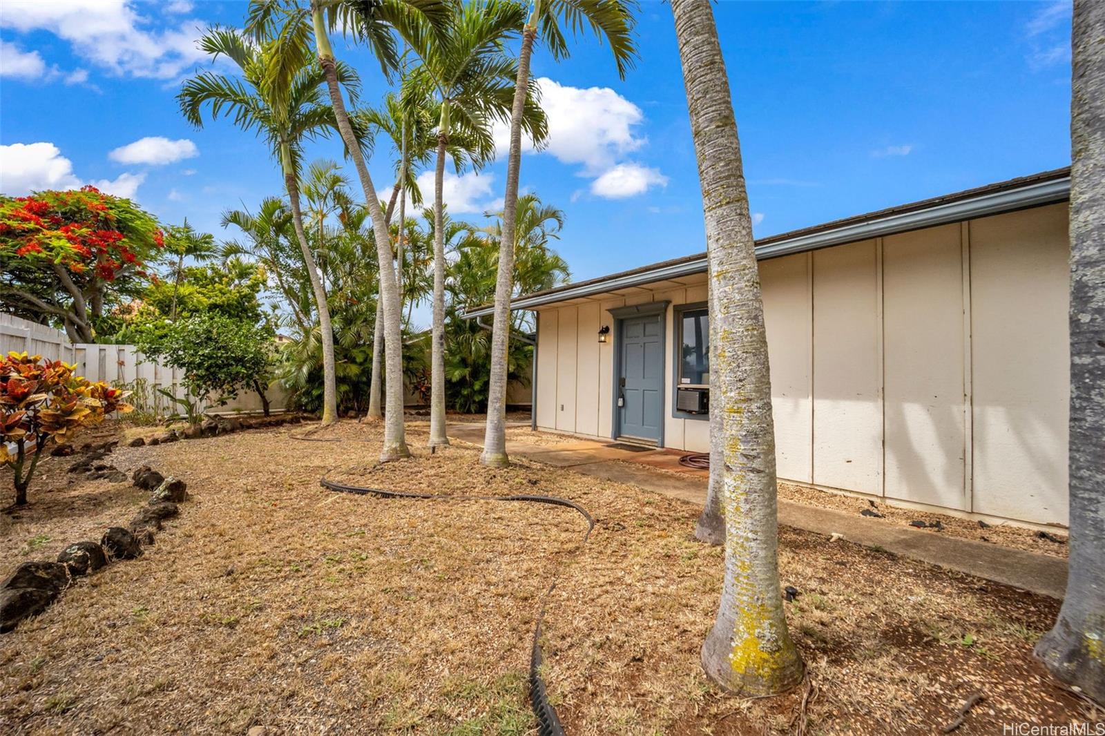 94-1195  Noheaiki Street Waipio Gentry, Waipahu home - photo 21 of 25