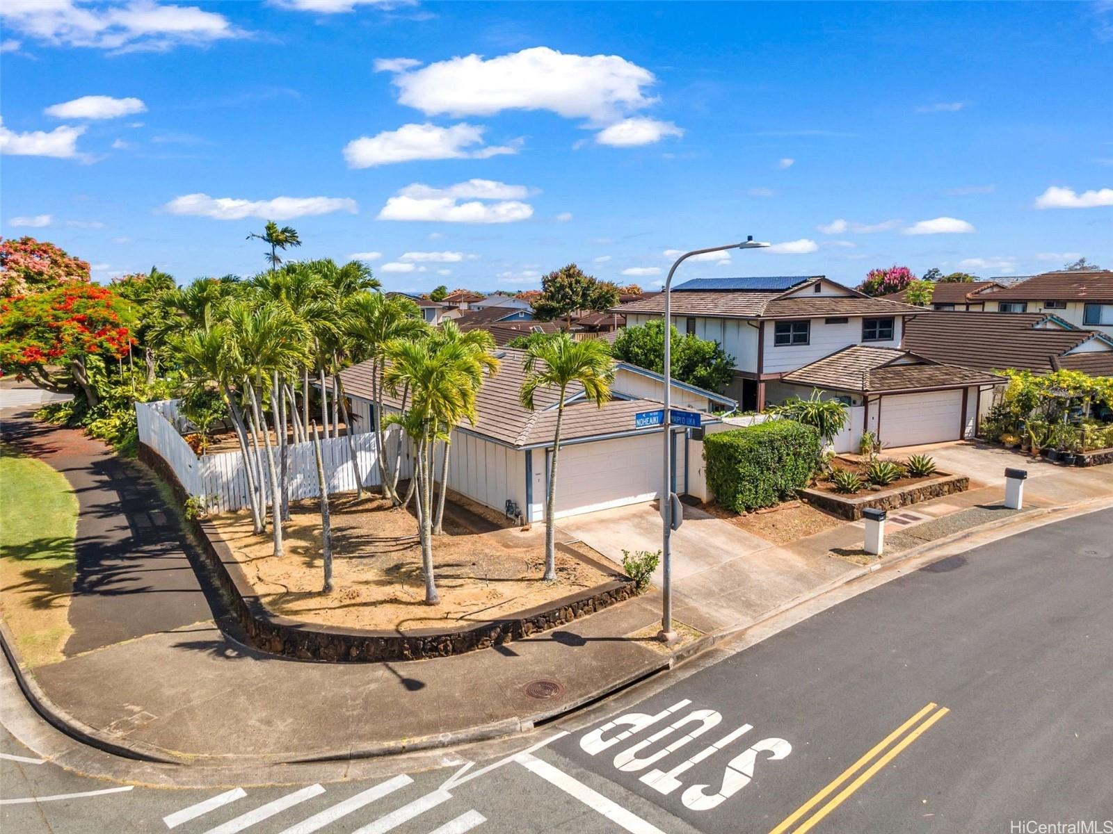 94-1195  Noheaiki Street Waipio Gentry, Waipahu home - photo 22 of 25