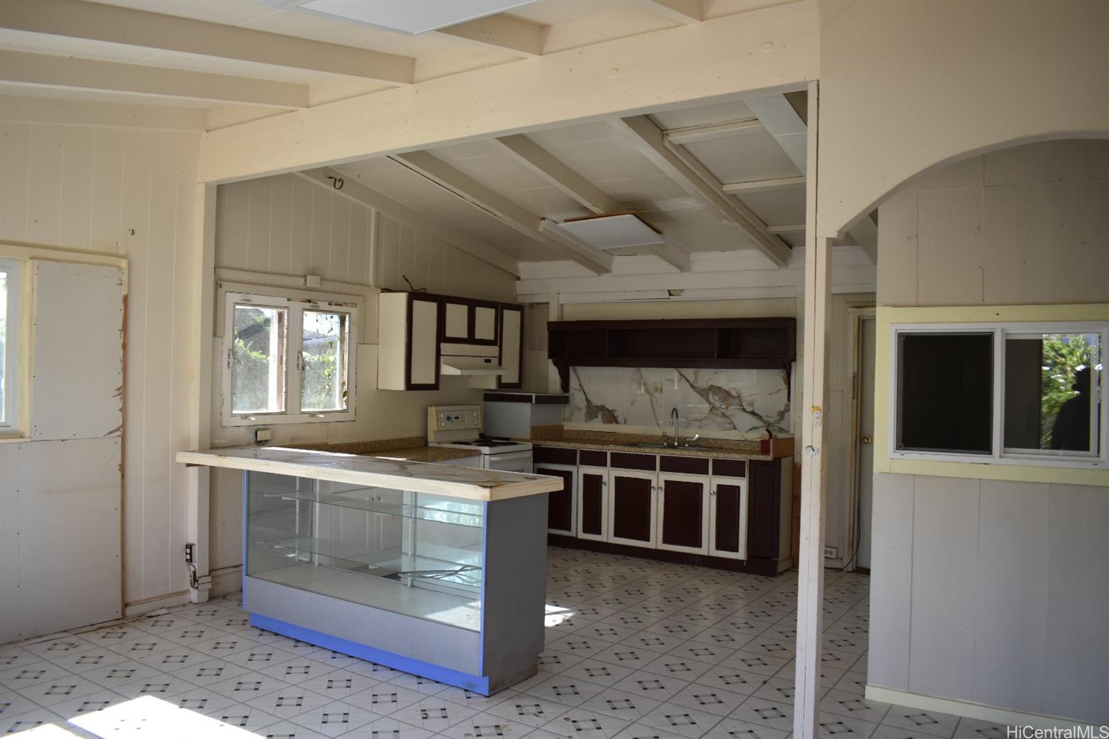 94-120  Poailani Circle Waipahu-lower, Waipahu home - photo 2 of 21