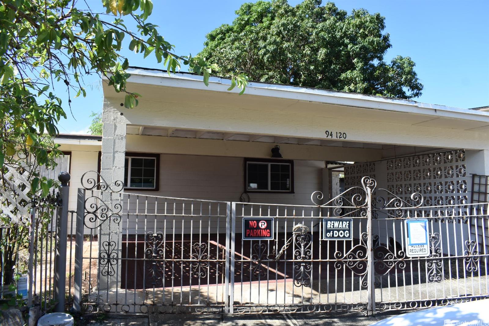 94-120  Poailani Circle Waipahu-lower, Waipahu home - photo 2 of 15