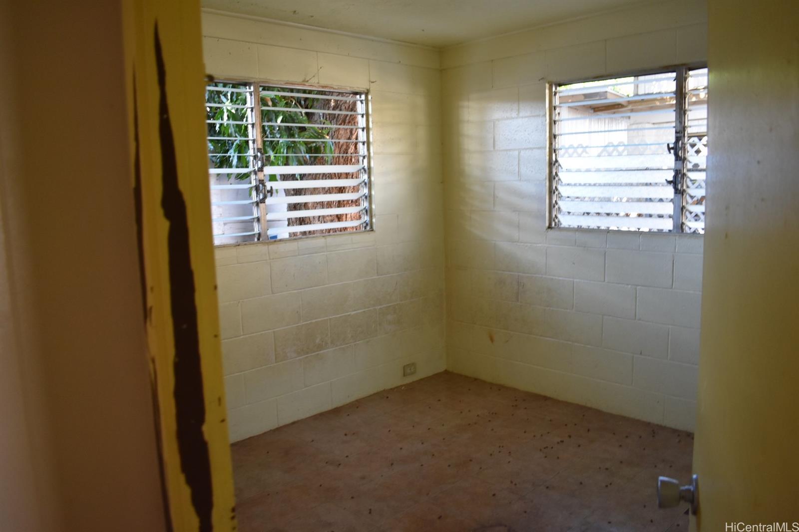 94-120  Poailani Circle Waipahu-lower, Waipahu home - photo 11 of 21