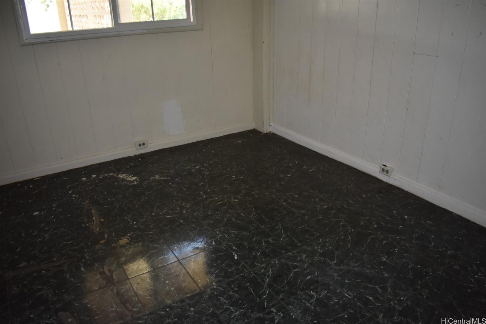 94-120  Poailani Circle Waipahu-lower, Waipahu home - photo 6 of 21