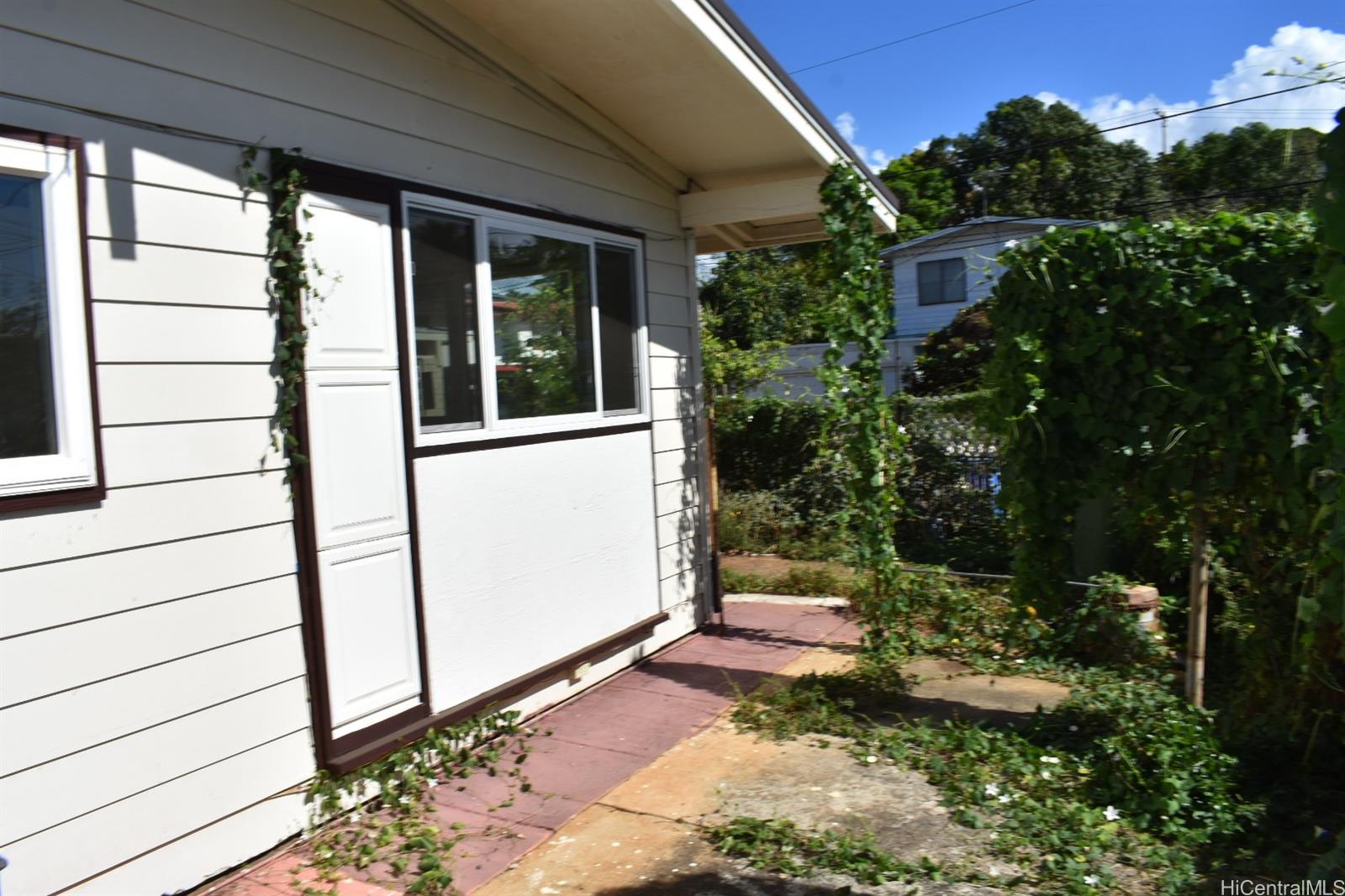 94-120  Poailani Circle Waipahu-lower, Waipahu home - photo 8 of 21