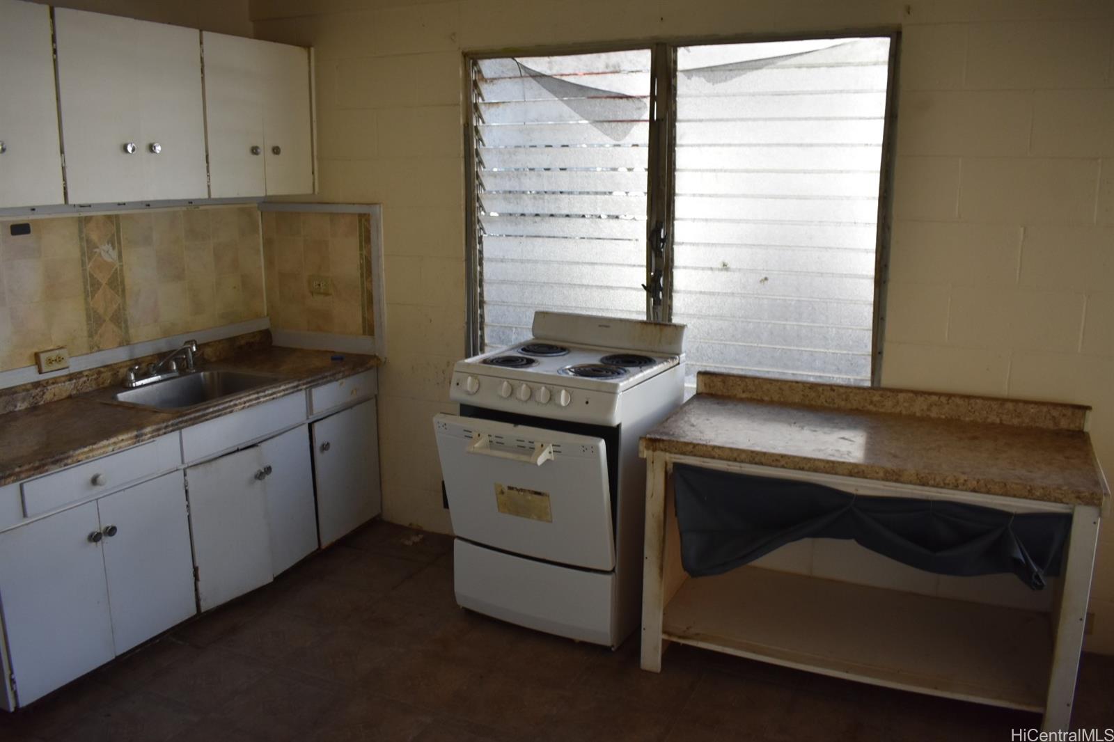 94-120  Poailani Circle Waipahu-lower, Waipahu home - photo 10 of 21